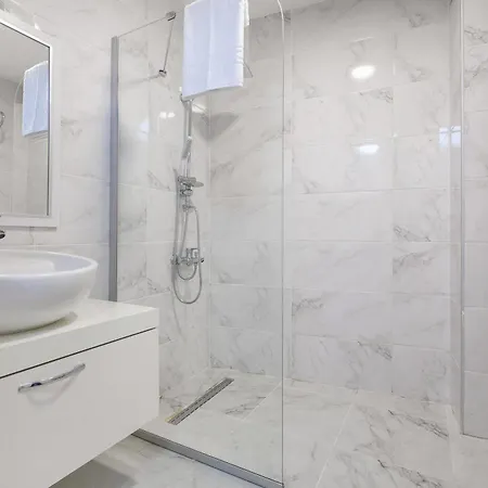 Galata Melling Aparthotel